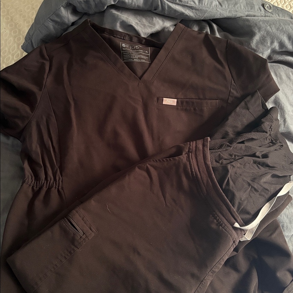 Black Scrub Set